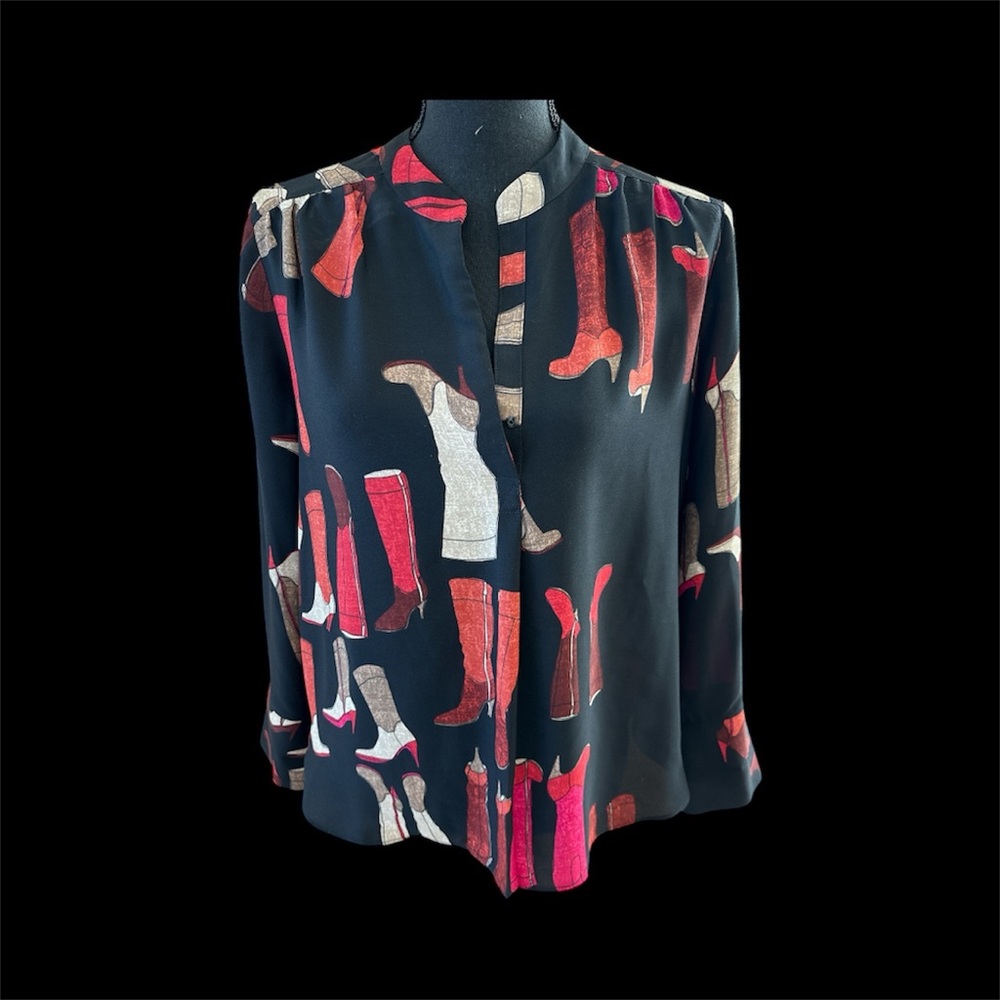 Nic + Zoe Stylish Women's Black Blouse with Boot Print
